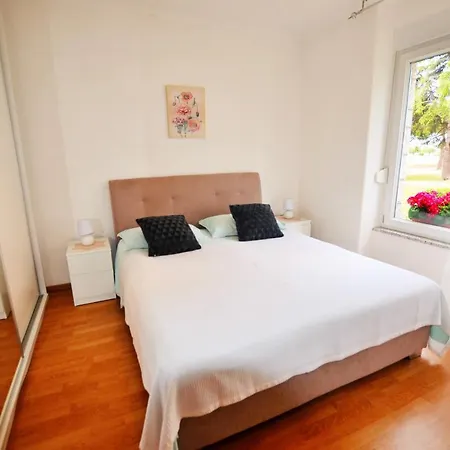 Apartament Leo *