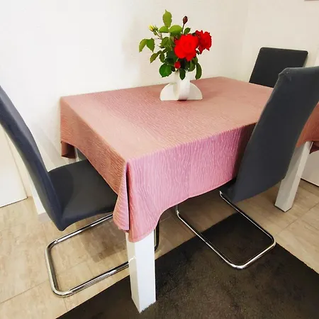 Apartment Leo *